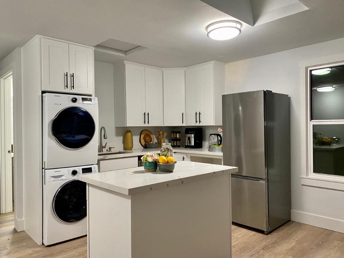 Tacoma 2 Bedrooms 1 Baths Sleep 5 With Compact Kitchen Exterior foto