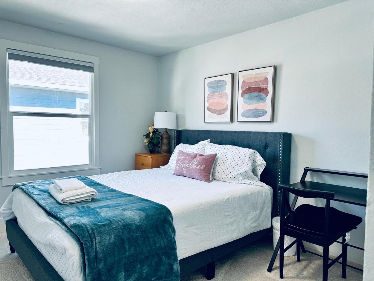 Tacoma 2 Bedrooms 1 Baths Sleep 5 With Compact Kitchen Exterior foto